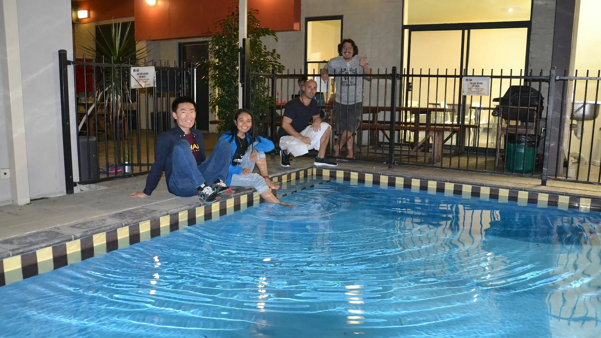 Globe Backpackers And City Oasis Perth