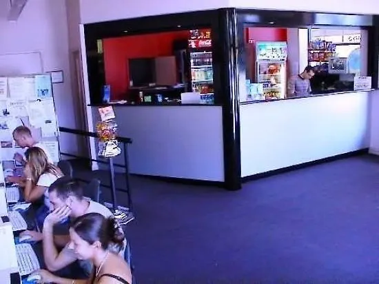 Globe Backpackers And City Oasis Perth Hostel